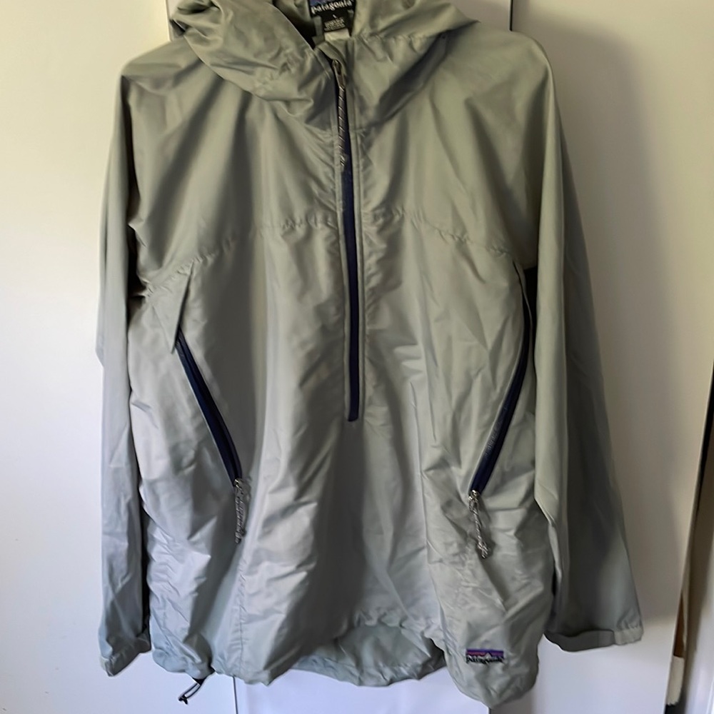 Patagonia men’s large wind breaker